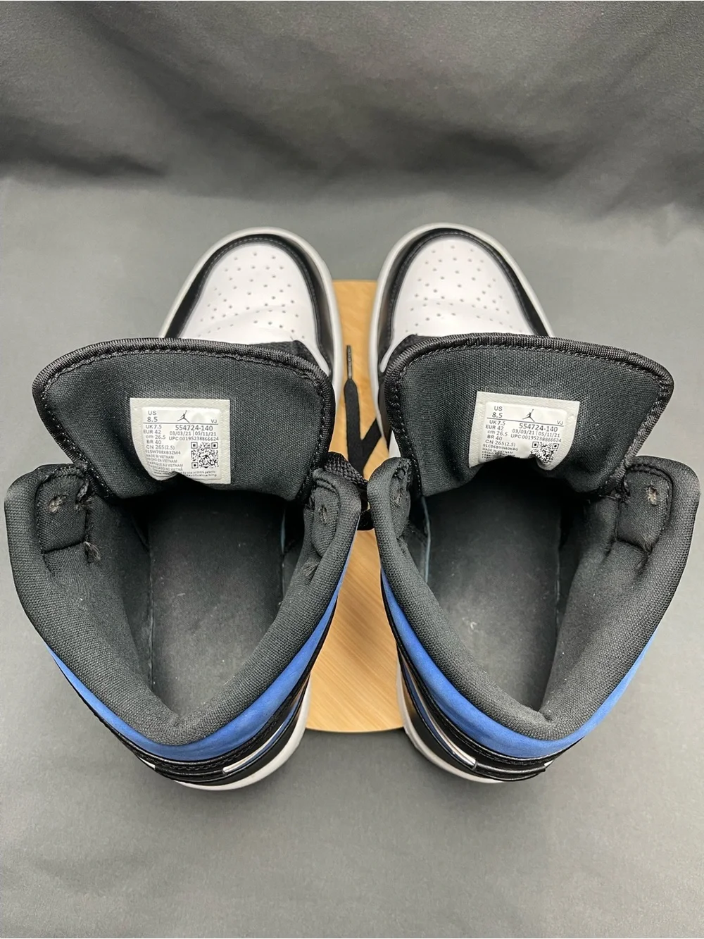 Men’s Jordan 1 Mid Racer Blue Size - Size 8.5M